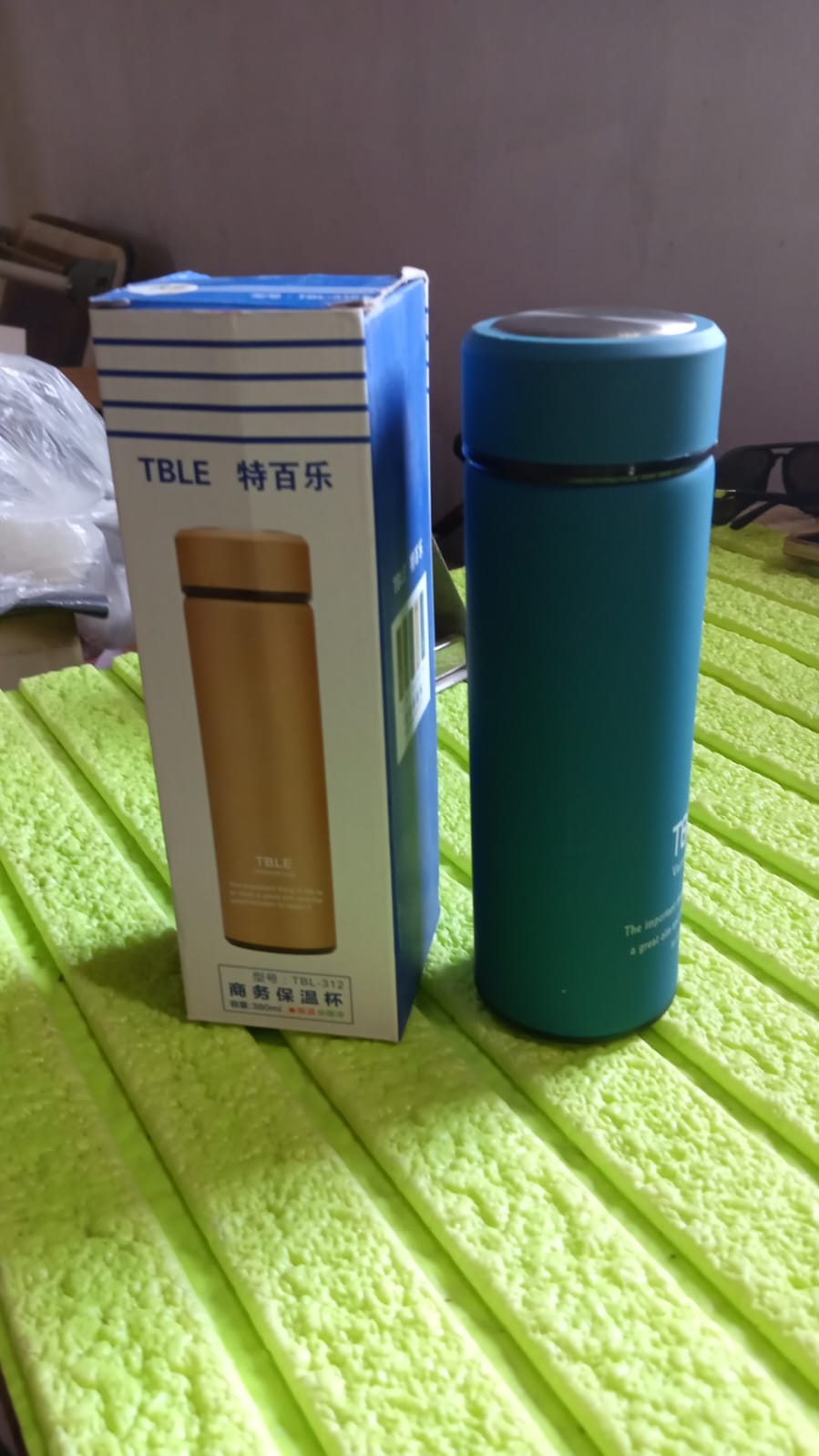 Stainless Steel Water Bottle - Durable and Leak-proof